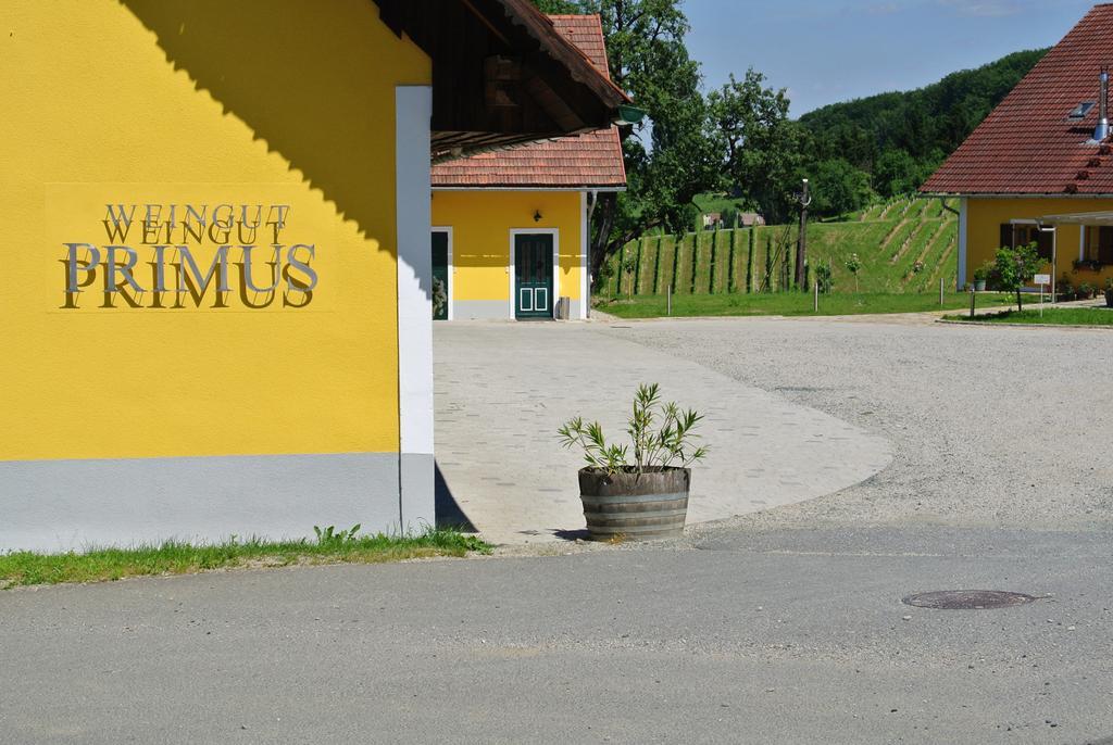 Weingut Primus Suedsteiermark Spielfeld Exterior foto