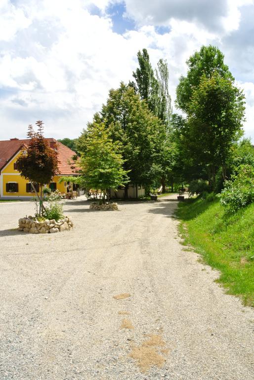 Weingut Primus Suedsteiermark Spielfeld Exterior foto